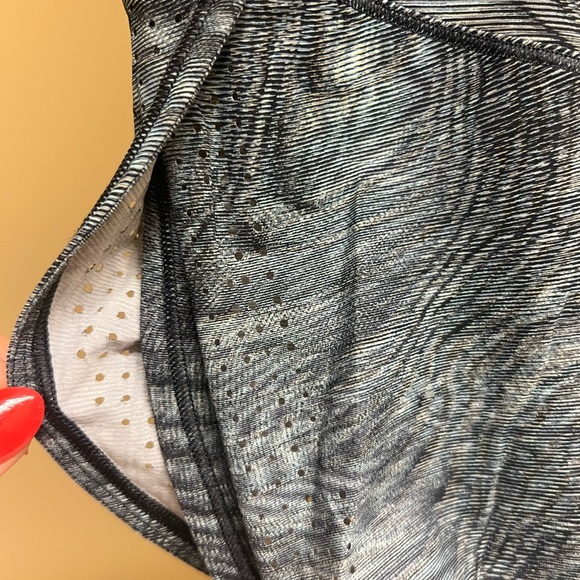 Lululemon Tank - Picture 3 of 6